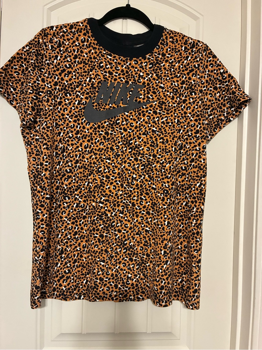 Nike Women’s Leopard Print Shirt